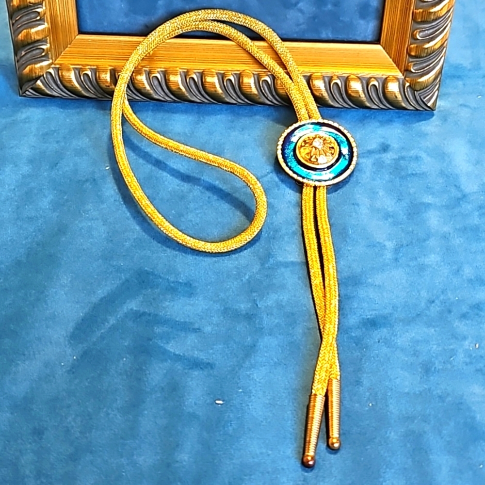 Vintage Butler metal mesh bolo tie. Blue enamel. Great condition.